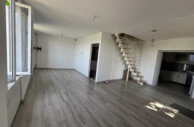 Maison en pierre de 4 pièces principales — photo du bien