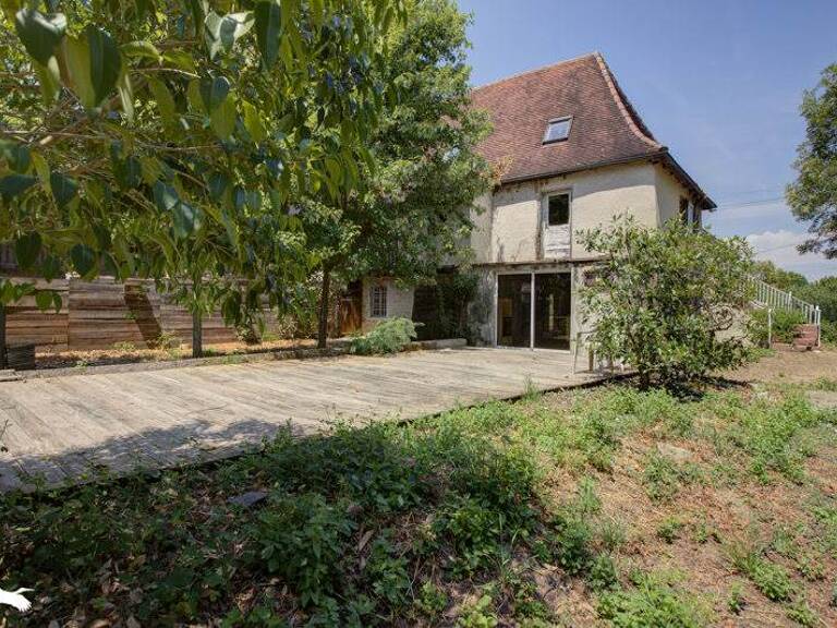 Maison en pierre de 8 pièces principales — photo 1