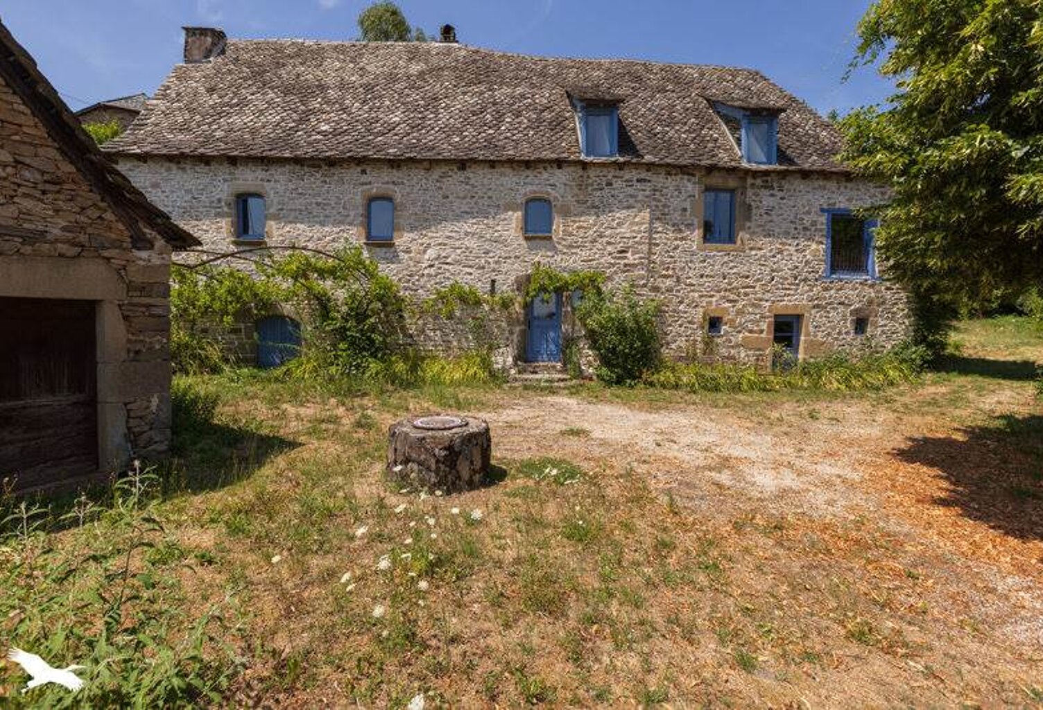 Maison en pierre de 6 pièces principales — photo 1