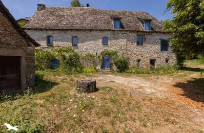 Maison en pierre de 6 pièces principales — photo du bien