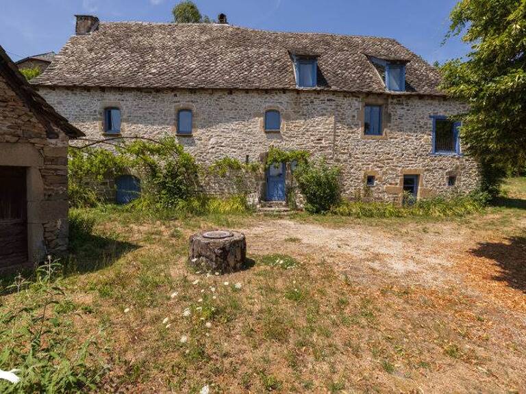 Maison en pierre de 6 pièces principales — photo 1