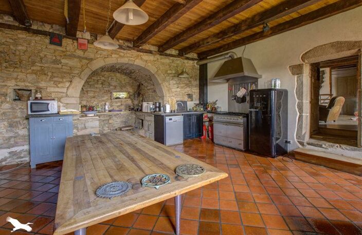 Maison en pierre de 6 pièces principales — photo 2