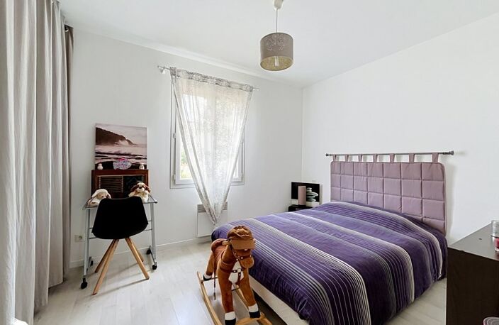 Vente maison 5 pièces 130 m² Saint-Laurent-de-la-Prée (17450) — photo 4