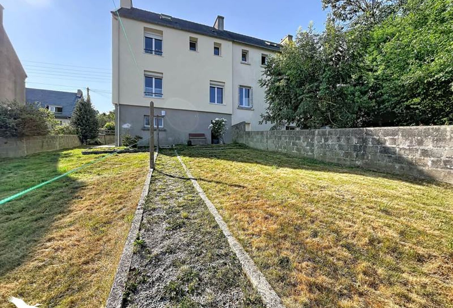 Maison de bourg de 6 pièces principales — photo 1