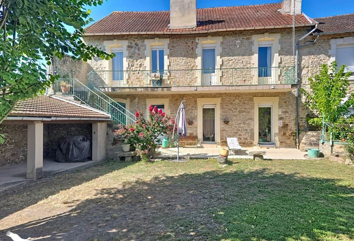 Maison en pierre de 5 pièces principales — photo 1