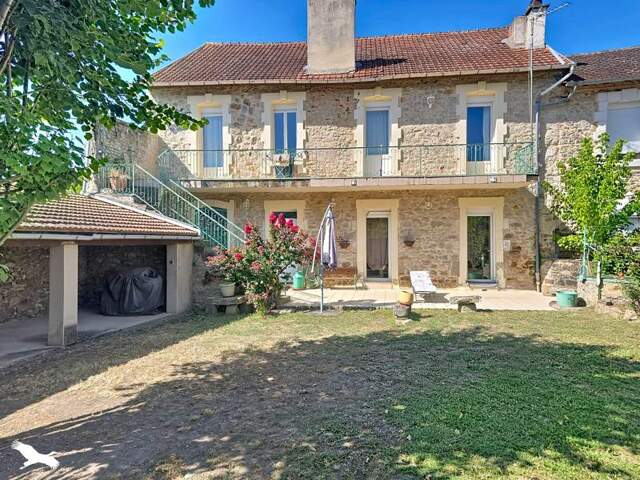 Maison en pierre de 5 pièces principales — photo du bien