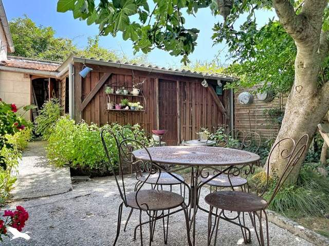 Maison en pierre de 5 pièces principales — photo du bien
