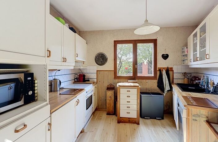 Vente maison 5 pièces 131 m² Chassieu (69680) — photo 2