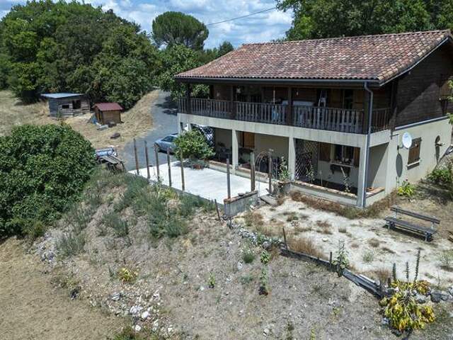 Chalet de 5 pièces principales — photo du bien