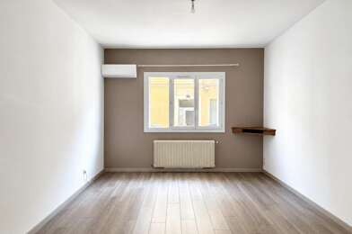 Appartement 3 pièces 890 €