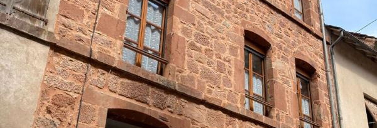 Maison 5 Pièces 100 m² à louer à Marcillac-Vallon (12330)