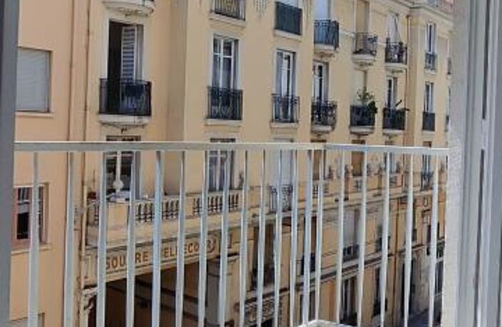 Nice Libération : F1 avec balcon, transformable en 2 pièces — photo 3