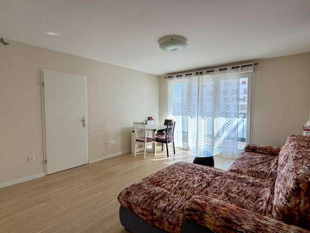 Magnifique 3 pièces traversant de 71 m² avec balcon, loggia et cave — photo du bien