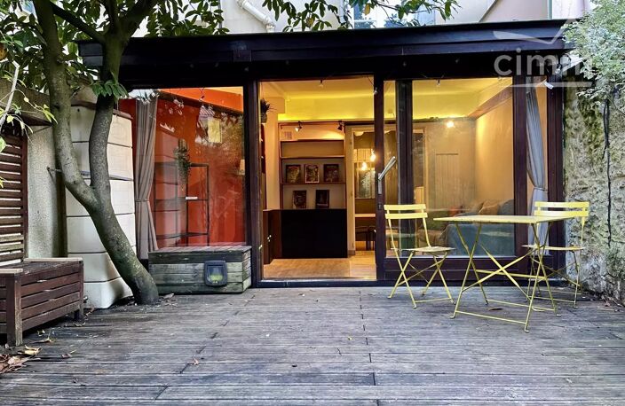 Charme et calme pour ce T2 avec jardin privatif au coeur du quar — photo 4