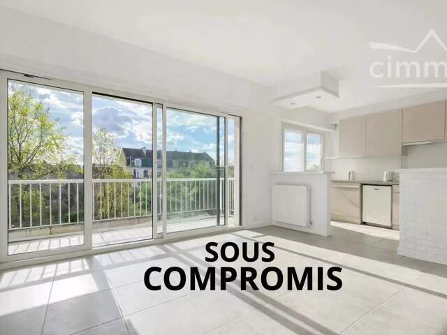 Calme et soleil pour ce T3 avec loggias à deux pas du centre vil — photo du bien
