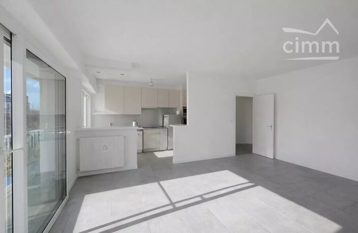 Calme et soleil pour ce T3 avec loggias à deux pas du centre vil — photo 3