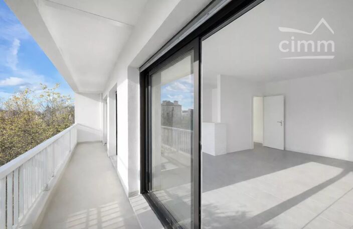 Calme et soleil pour ce T3 avec loggias à deux pas du centre vil — photo 4