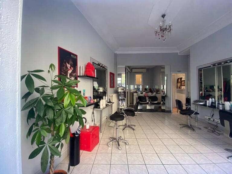 Local commercial — photo 1