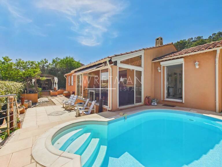 Villa bien entretenue avec piscine et vue dégagée - Le Luc — photo 1