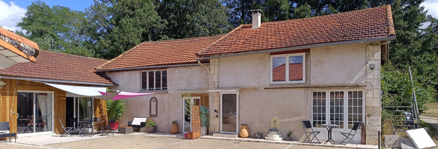 Maison 8 Pièces 224 m² à vendre à Montrem (24110)