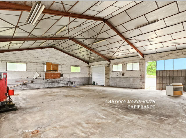 Maison 159M² Habitables - 8 pièces -à 5 Minutes du centre GARAGES - GRANDS HANGARS - AUCH (32) — photo du bien