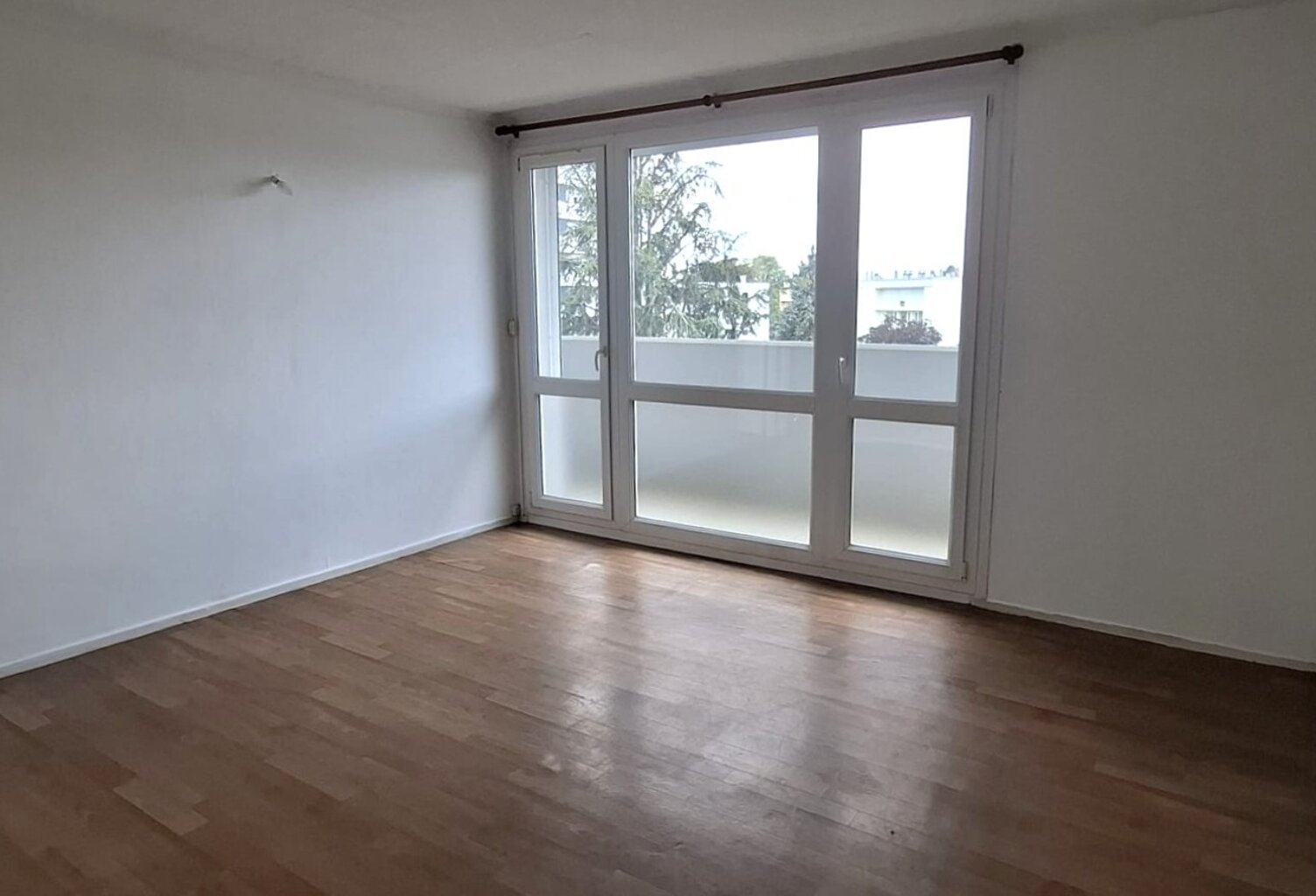 Appartement 2 pièces à vendre dans résidence recherchée avec Ascenseur, Quartier Remicourt SAINT QUENTIN (02) — photo 1
