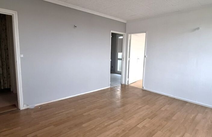Appartement 2 pièces à vendre dans résidence recherchée avec Ascenseur, Quartier Remicourt SAINT QUENTIN (02) — photo 3