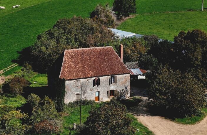 Propriété à vendre – Ancienne seigneurie avec 45 hectares attenants – Proche La Châtre (36) ferme équestre ou agricole — photo 2