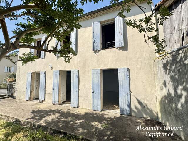 Maison en pierres - 3 chambres - Jardin - Garage et fort potentiel — photo du bien
