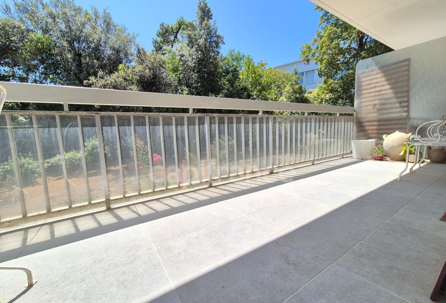 Appartement à vendre 3 pièces ROYAN (17) - Terrasse — photo 1