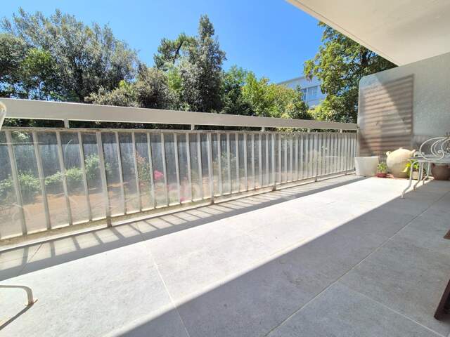 Appartement à vendre 3 pièces ROYAN (17) - Terrasse — photo du bien