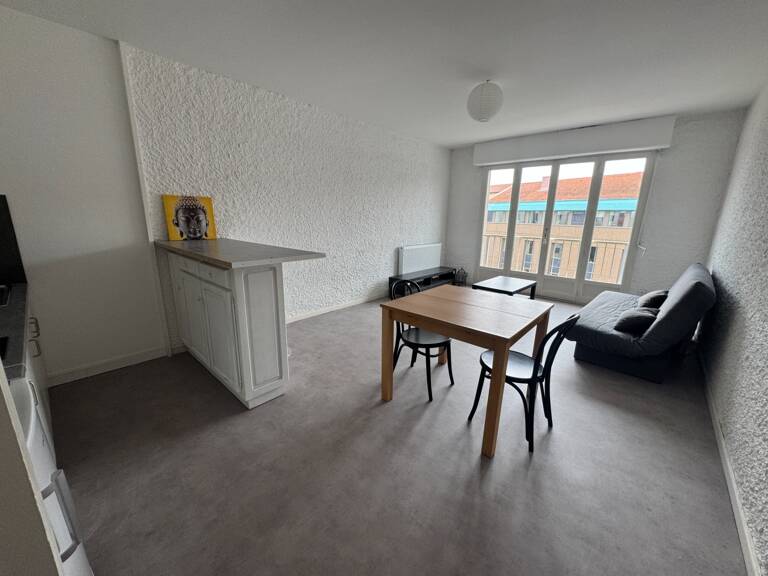 ROANNE - STUDIO 33 m2 - 4e étage avec ASCENSEUR - CENTRE VILLE — photo 1
