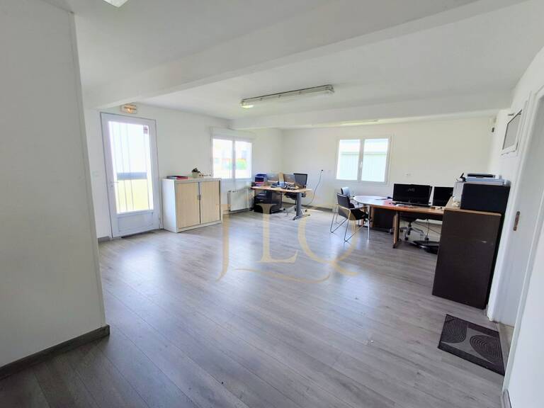 Le camp de base des bâtisseurs - 200 m² de locaux professionnels — photo 1