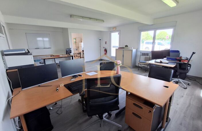 Le camp de base des bâtisseurs - 200 m² de locaux professionnels — photo 4