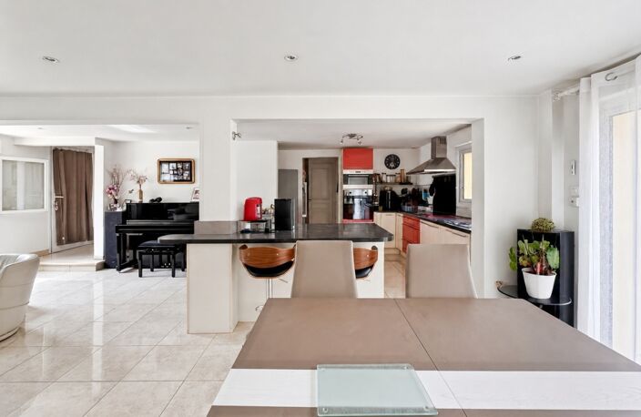Angers – Maison familiale de 170 m², cinq chambres, Garage et grand jardin sans vis-à-vis — photo 3