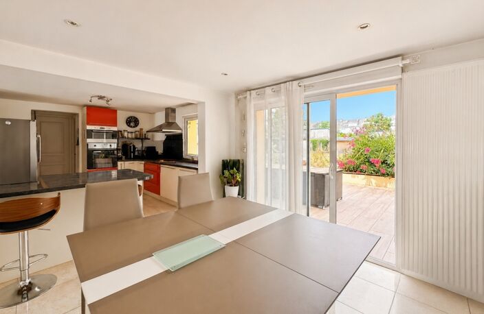 Angers – Maison familiale de 170 m², cinq chambres, Garage et grand jardin sans vis-à-vis — photo 5