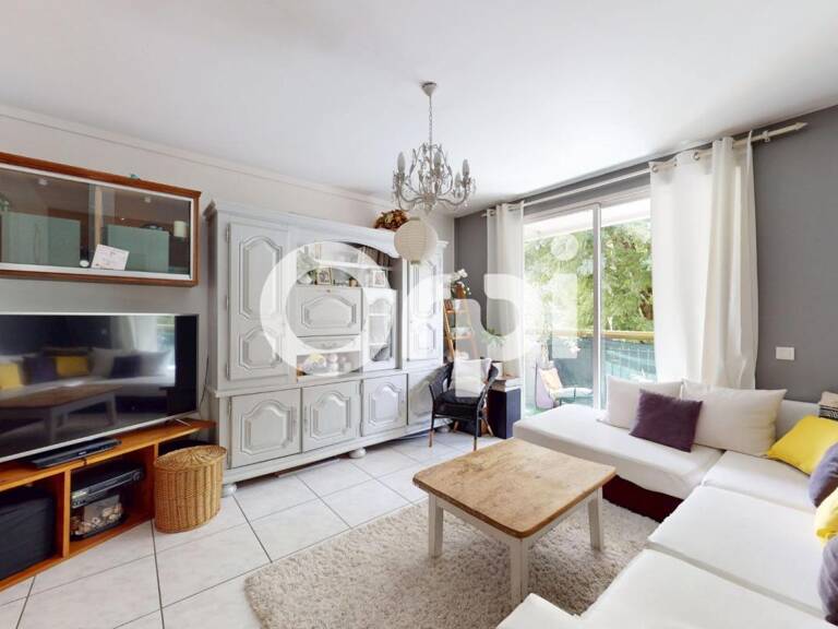 T4 lumineux avec balcon, parking et cave – Environnement verdoyant, idéal famille ! — photo 1