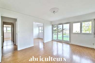 Appartement 6 pièces 890 €