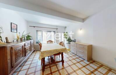 MAISON DE VILLE - 7 PIÈCES - 4 CHAMBRES - COUR — photo du bien