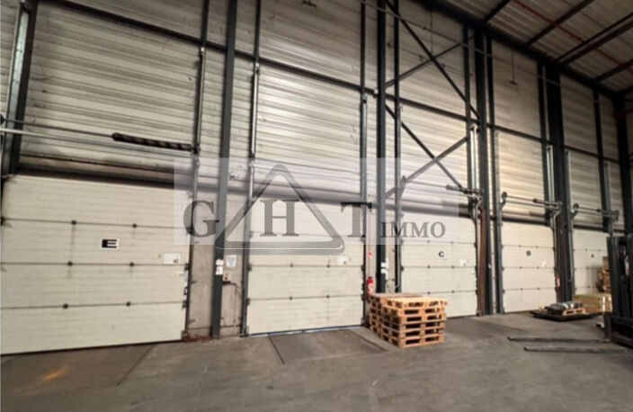 Entrepot / local d'activités de 5740m2 à vendre Argenteuil — photo 2