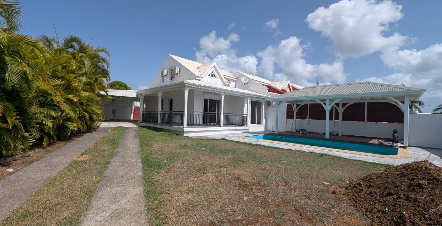 Convenance, Villa F4 mitoyenne avec piscine, terrain 450 m2 — photo 1