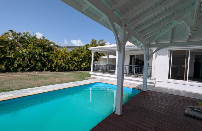 Convenance, Villa F4 mitoyenne avec piscine, terrain 450 m2 — photo 2