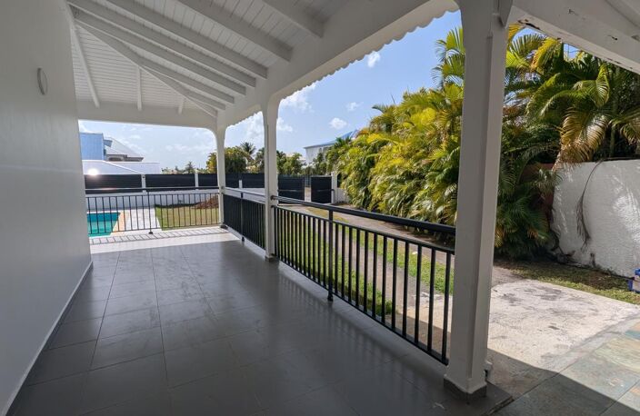 Convenance, Villa F4 mitoyenne avec piscine, terrain 450 m2 — photo 5