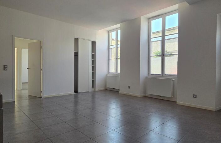 Appartement 3 pièces de 70 m² avec cave, idéalement situé rue Pierre Loti. Parfait état ! — photo 2