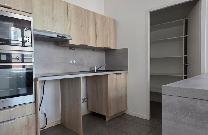 Appartement 3 pièces de 70 m² avec cave, idéalement situé rue Pierre Loti. Parfait état ! — photo 3
