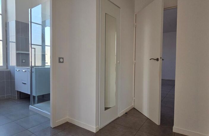 Appartement 3 pièces de 70 m² avec cave, idéalement situé rue Pierre Loti. Parfait état ! — photo 5