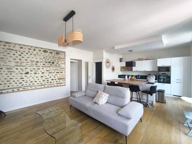 Appartement À Vendre — photo du bien