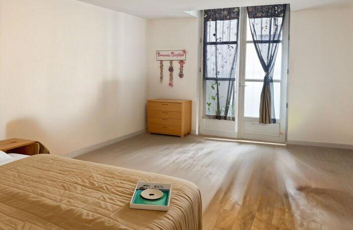 Appartement À Vendre — photo 2
