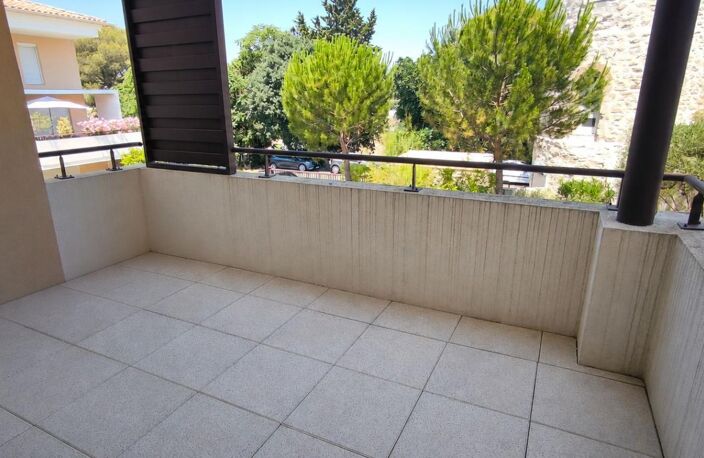 Nîmes Mont Duplan – T2 avec terrasse et parking, résidence récente — photo 2