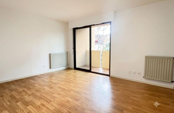 Studio avec terrasse à louer - 25m² - centre-ville Mont de Marsan — photo 2